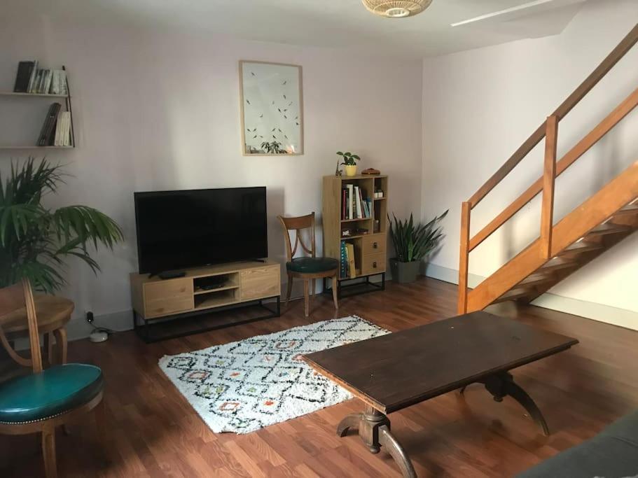 Charmant Appartement Au Calme Avec Parking Besançon Zewnętrze zdjęcie